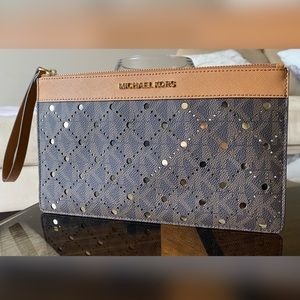 NWOT- Michael Kors leather wristlet / wallet
